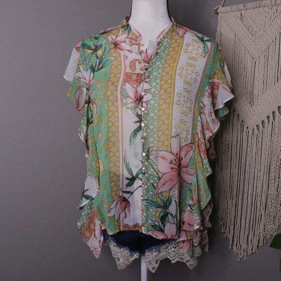 Cupio | Short Sleeve Ruffled Floral Blouse - Picture 2 of 6